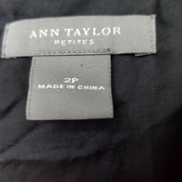 ANN TAYLOR BLACK PIN STRIPED PLEATED A-LINE SKIRT - Picture 3 of 4